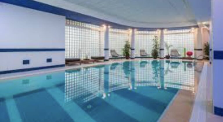 Piscina Athénée Palace